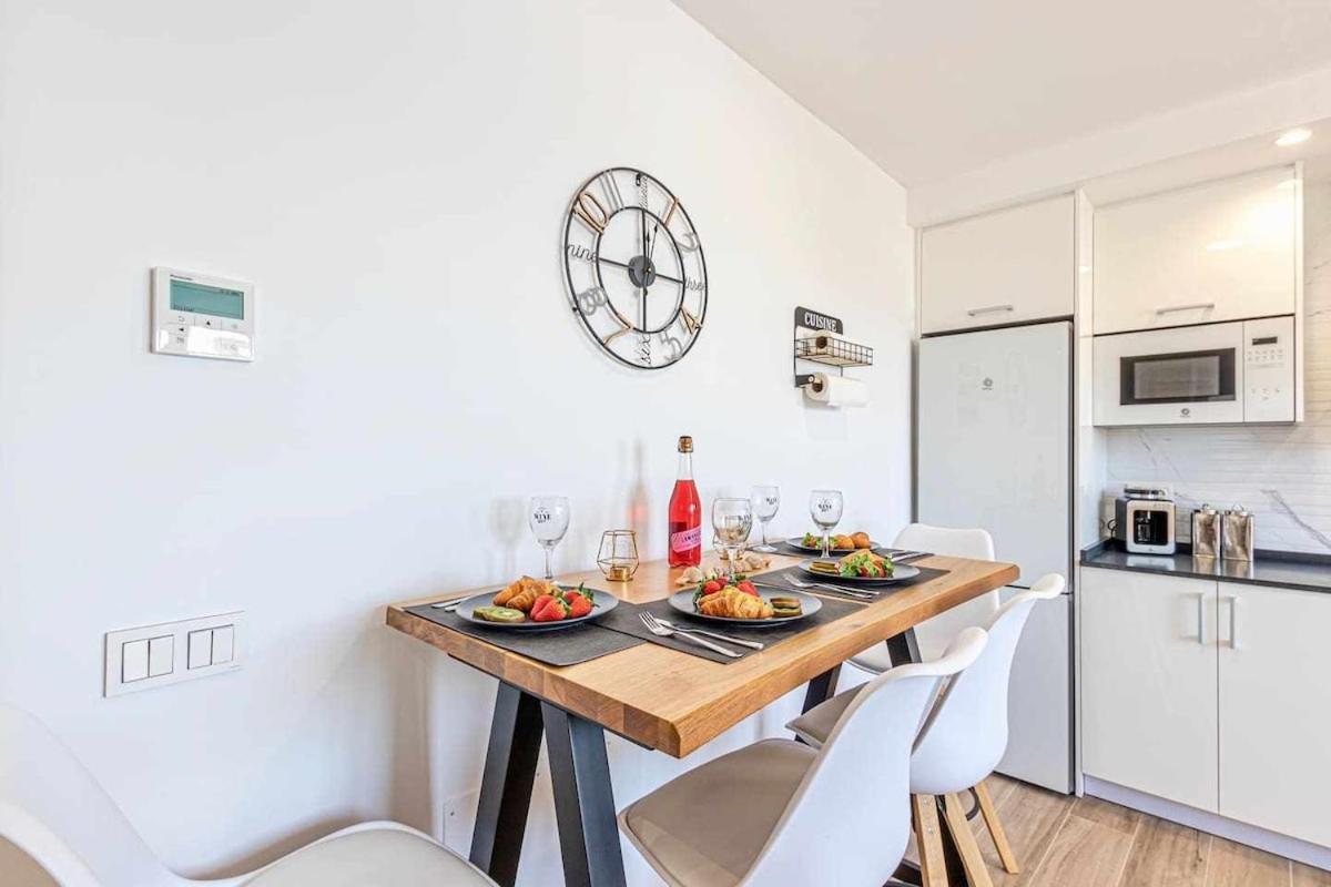 797 Holiday Rentals - Benalbeach- Moderno Piso Para 5 Con Vistas Al Mar Benalmádena Zewnętrze zdjęcie